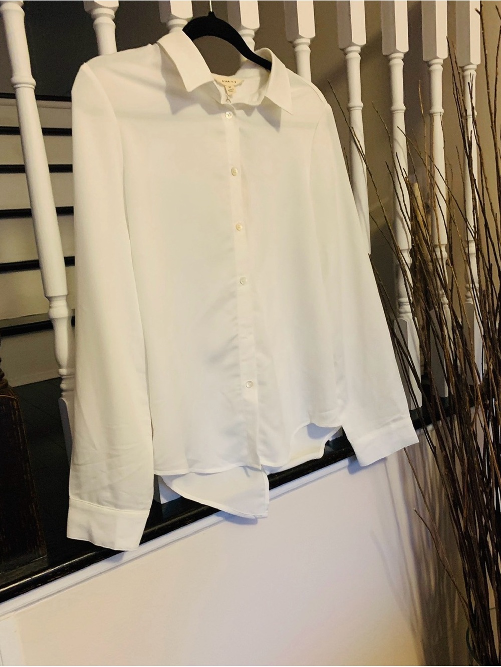 Gilli White Button-Down Long Sleeve Blouse